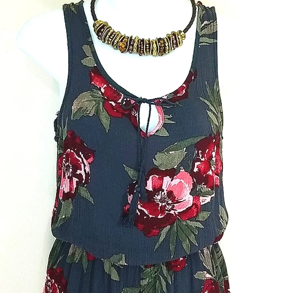 Aeropostale Romper shorts floral print lace back gray black red scoop neck